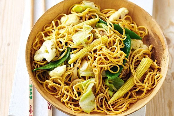 Stir fried Vegetarian Noodles 